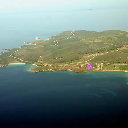 ホテル Uzum ボズカーダ